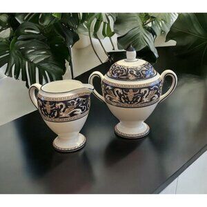 Wedgwood Florentine England Vintage Globe Creamer & Lidded Sugar Bowl Dark Blue
